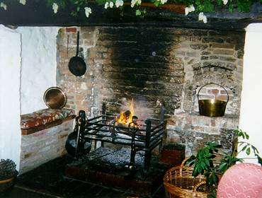 Inglenook fireplace (22K)